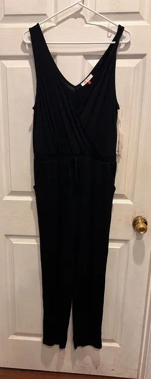 NWT Mele‎ E Pere Womens Black V-Neck Surplice Sleeveless Jumpsuit Size L Travel thumbnail 1
