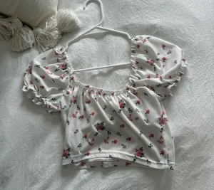 floral puff sleeve crop top thumbnail 2