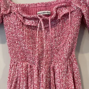 Abercrombie & Fitch Pink Ditsy Floral Smocked Puff Sleeve Mini Dress XXS 2818 thumbnail 4
