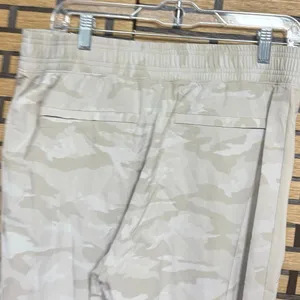 Athleta Gray And Tan Brooklyn Camo Jogger Size‎ 10 thumbnail 6