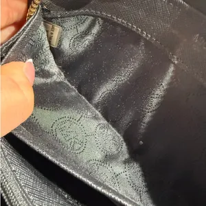 MICHAEL KORS Black Zip Around Wallet thumbnail 7
