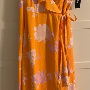 Lulu's Size XL Garden of Joy Floral Ruffled Wrap Dress w/Asymmetrical Hem NWT thumbnail 10