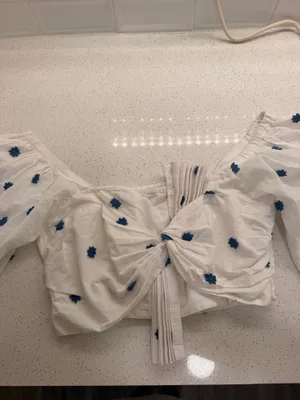 Farm Rio Top Crop Flowers white Long Sleeve thumbnail 2