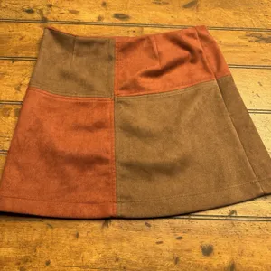 HYFVE Women's Faux Suede Mini Skirt Size Small‎ thumbnail 5