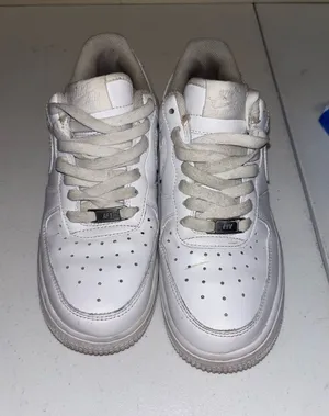 Nike Women’s White Low-Top Sneakers thumbnail 1