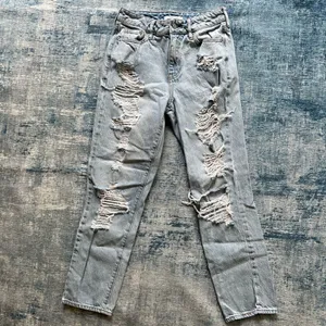 Pacsun Distressed Pale Wash Straight Leg High Rise Mom Jeans Size 25 thumbnail 2