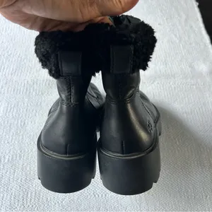 UGG Czeriesa Women's Black Boots thumbnail 10