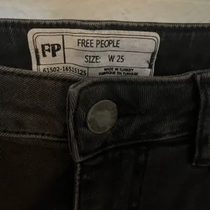 Free People Black Distressed Skinny Jeans Size 25‎ thumbnail 2