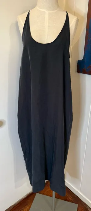 silence + noise Urban Outfitters charcoal black slip dress Sz S thumbnail 1