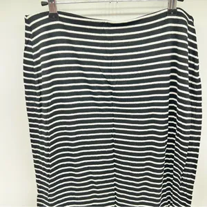 Old Navy Black and White Striped Jersey Knit Pencil Skirt-Size L thumbnail 2