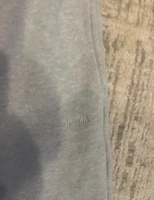 Aritzia Sweatpants thumbnail 3