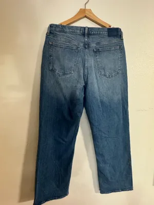 Abercrombie The Baggy Low-Rise 90s Jeans thumbnail 3