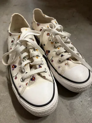 White Floral Converse Low-Top thumbnail 1