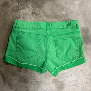 LEI Ashley Low Rise Denim Shorts Kelly Green Frayed Hem Size 7 Regular Y2K thumbnail 5