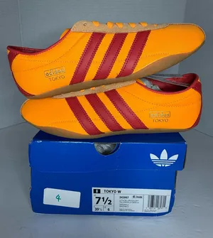 Women’s Adidas Tokyo size 7.5W thumbnail 1