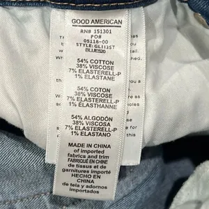 Good American Good Leg Skinny Jeans Women’s 6/28 thumbnail 2