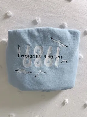 Taylor Swift 1989 Crewneck Taylor’s Version thumbnail 2