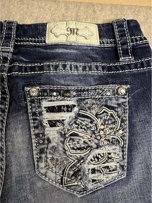 MISS ME Jeans Mid-Rise Easy Crop Curvy Distressed Size 27 Style E3374EFC thumbnail 2