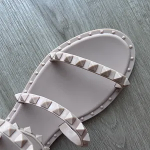 Nicole Miller Lucky Flat Jelly Nude Sandals Women’s 9 Strappy Pyramid Stud New thumbnail 2