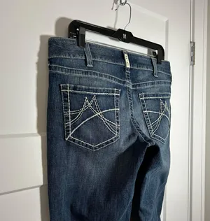 Ariat size 31 straight leg jeans, longer inseam/length thumbnail 5