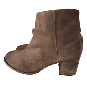 Beek Strix Suede Ankle‎ Bootie Taupe 10 Heeled thumbnail 2