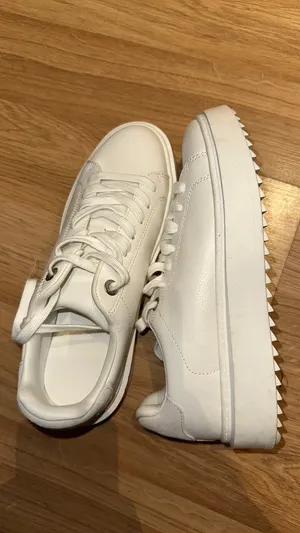 Steve Madden Sneakers thumbnail 3