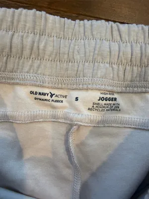 Old Navy Dynamic Fleece Joggers Light Gray Size Small NWT thumbnail 2