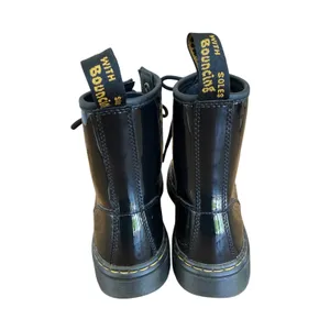 Dr Martens Zavala Boots Women’s 7 Black Patent Leather 8 Eye Combat Docs Grunge thumbnail 3