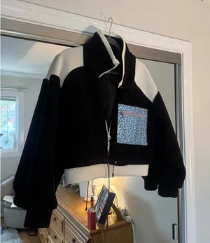 ZARA Sherpa Jacke Black White & Cheetah Print thumbnail 3