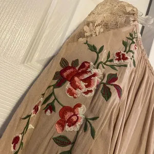 Umgee 3/4 sleeve, off shoulder top. LIKE NEW!! thumbnail 3