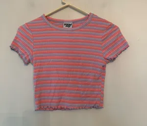 Women’s Junior Modern Hero crop top shirt medium Size undefined thumbnail 1