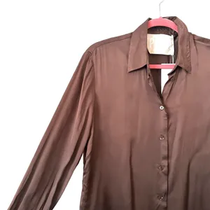 PIPPA THE LABEL Lennox Satin Button Down NWT Sz XS‎ Brown thumbnail 3