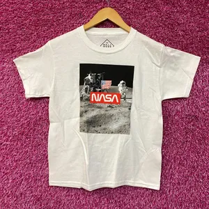 NASA Moon landing Tshirt size medium thumbnail 1