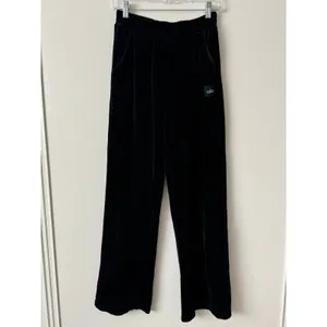 Alo Yoga S Chenille High-Waist Wide Leg Chalet Pant in Black thumbnail 2