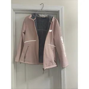 New Balance Women Pink Fleece Lined Hooded‎ Softshell Jacket Size Medium thumbnail 3