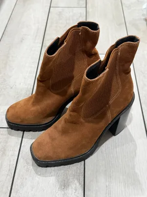 Chelsea & Violet Boots thumbnail 4