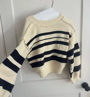 Ivy And Leo Stripped Sweater!! thumbnail 3