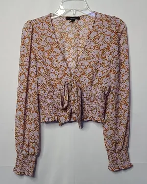 Forever 21 vneck long sleeve floral crop top sz M thumbnail 1