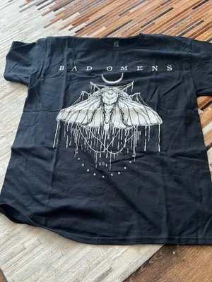 Macy's Graphic tshirt bad omens thumbnail 1
