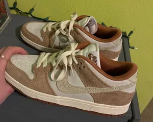 Nike Dunks thumbnail 1