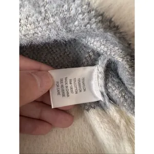 Evereve Plaid Fuzzy Knit Sweater XS Gray Cream Soft Warm Cozy thumbnail 6