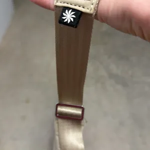 ATHLETA - crossbody bag (13) thumbnail 6