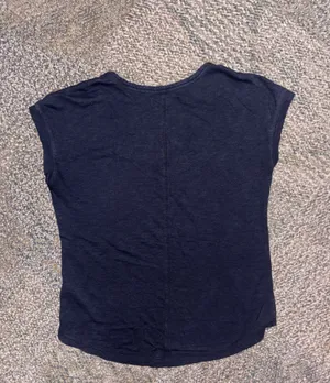 Abercrombie & Fitch Women's Navy Round Neck Casual Short Sleeve Tee Top Size Small. EUC. Smoke free home. thumbnail 5