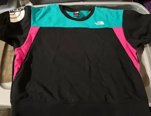 North Face short sleeve pullover thumbnail 1