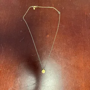 Gold Pendant Necklace thumbnail 3