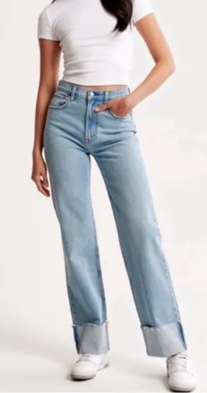 Abercrombie The 90’s Relaxed High Rise Cuffed Jeans thumbnail 1
