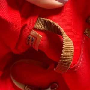 Dooney & Bourke Medium Red Leather Domed Satchel Bag Purse Shoulder Top Handle thumbnail 8