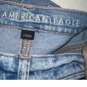 American Eagle Strigid Baggy Straight Jeans Women's 6R High Rise Distressed thumbnail 3