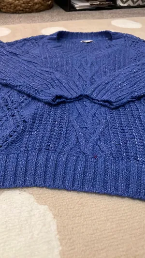 American Eagle v neck sweater thumbnail 2