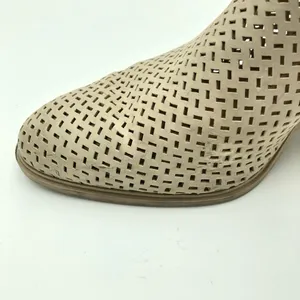 Dolce Vita Beige Laser Cut Closed Toe Heeled Mules Size 10 thumbnail 4